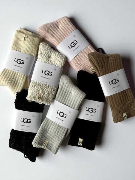 Жіночі шкарпетки UGG Rib Knit Slouchy Crew Socks Чоний One Size 1014832-BLK2 фото